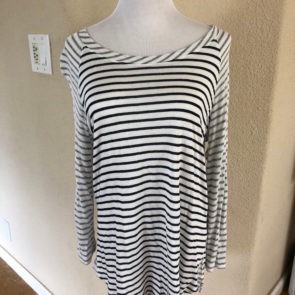 SPLENDID Navy White Striped NWT L/S Top Size Large